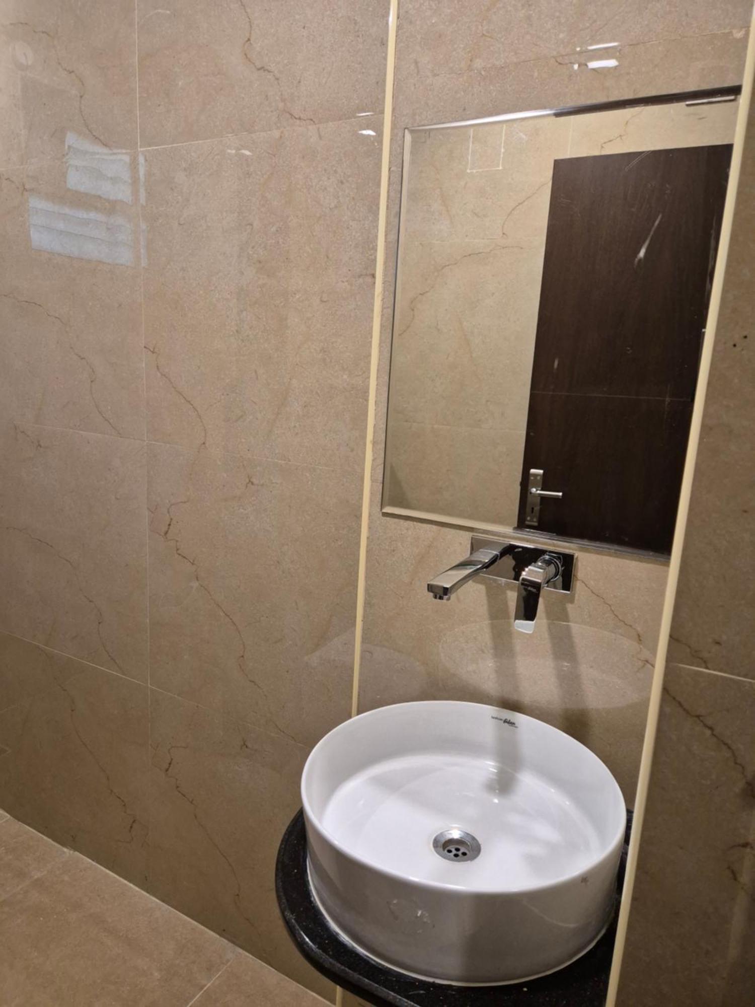 Hotel Janas ตีรูปาติ ภายนอก รูปภาพ